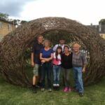 Opførelsen af en store pilehytte i Frederiksværk er nu færdig.