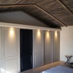 Et helt unikt rum hvor loftet er lavet med pilestokke. Inspirationen er fra ophold i Afrika.