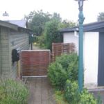 Den galvaniserede låge kan åbnes begge veje.