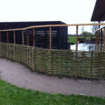 Rigtig god og solid løsning til pilehegnet for børnehaven i Roskilde.