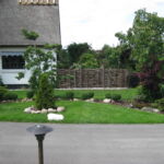 Pilehegnet har en harmonisk og naturlig adskillelse ind til haven., som både giver læ og hindre indkik.