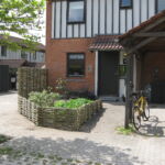 Forskellige højder, form og længder opfylder her ønsket om læ og privatliv.